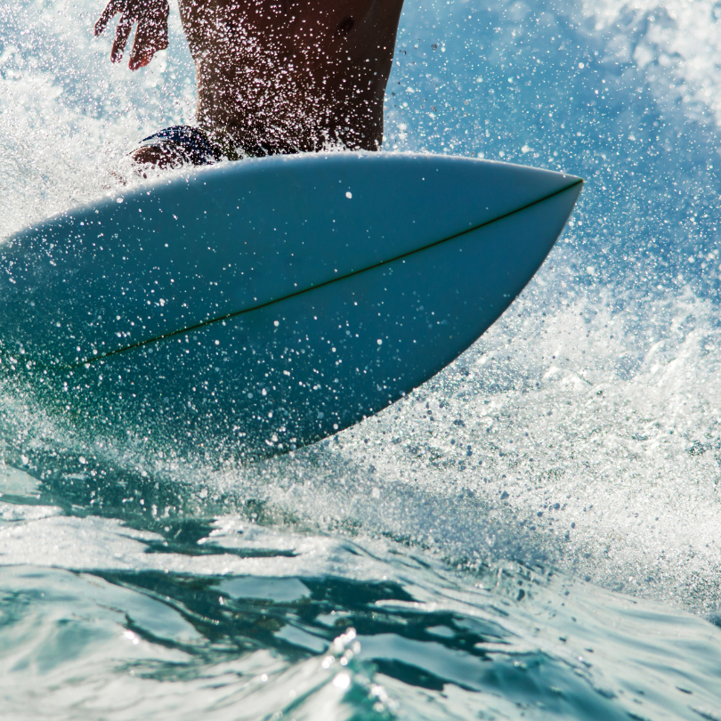 Aluguer de Surf em Zarautz — Prancha de Surf, Fato de Neopreno e SUP